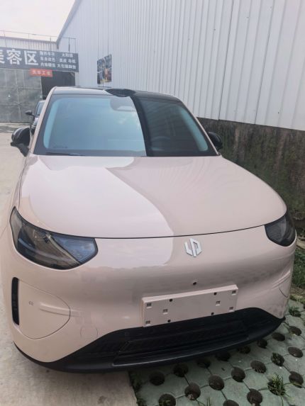 零跑A10装贴银河先锋