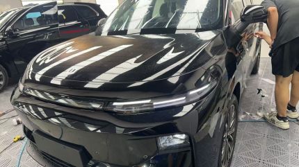 零跑B10装贴K200
