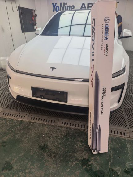 特斯拉model Y装贴航天·发现者