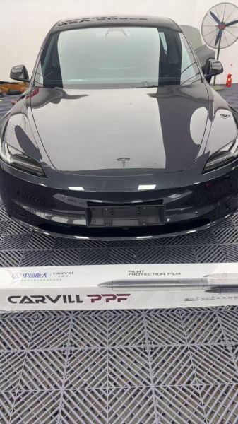 特斯拉Model 3装贴航天之星7.5