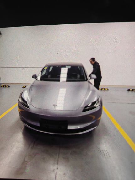 特斯拉Model3装贴航天之星7.5