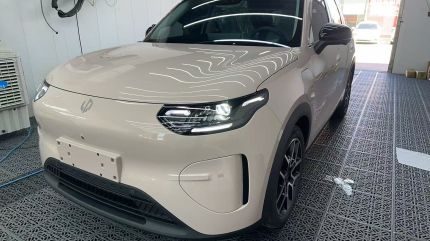 零跑A10装贴K200